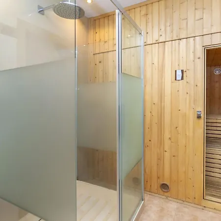 Diagonal By Interhome
